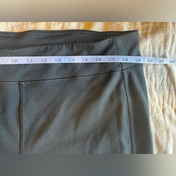 Women’s Columbia Cropped Leggings - Picture 5 of 10